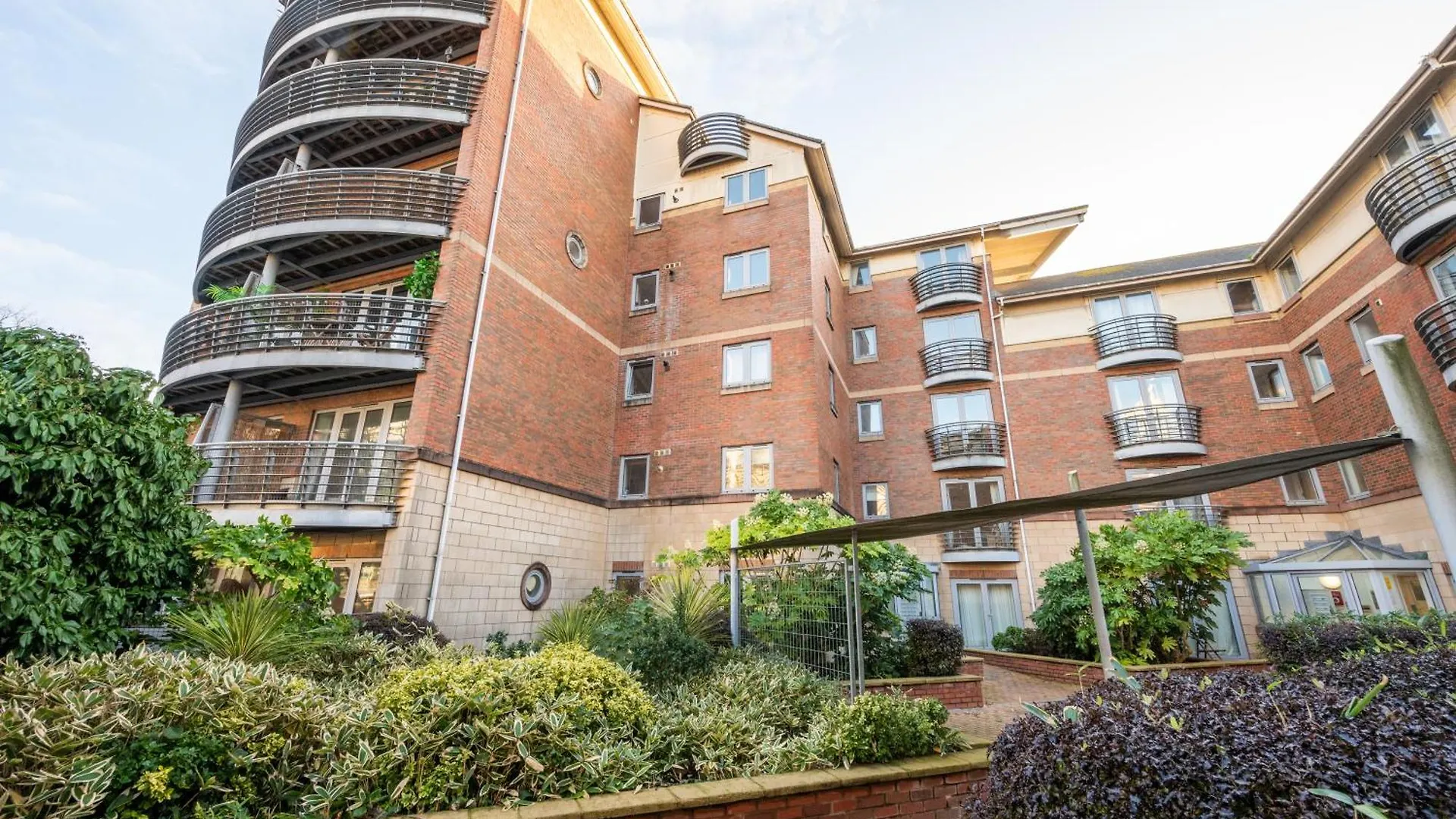 Millennium View - Central Location - Stadium Views - Parking Cardiff 0*,